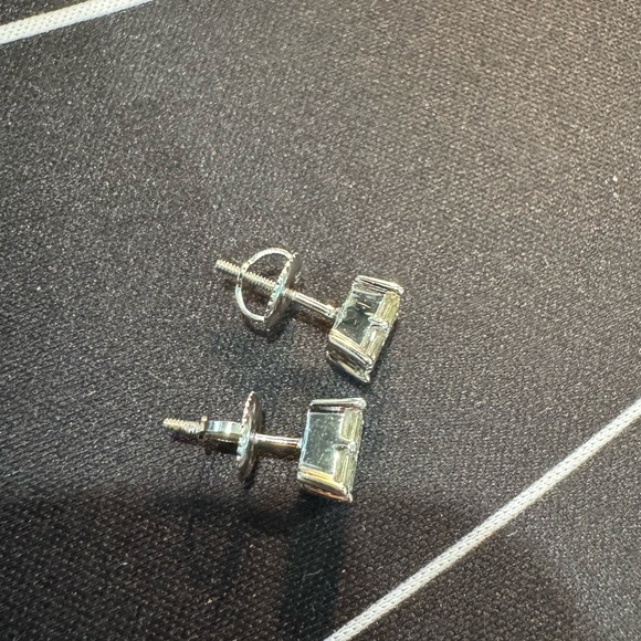 1.00ctw quad stud diamond stud earrings 14k solid gold - Picture 5 of 9